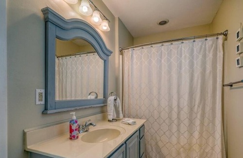Oceanmarsh Subdivision House | Beach Access at end of driveway, all Harbor Island Amenities