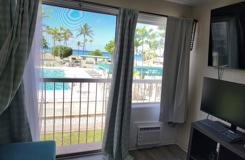 Waianae Apartment | Beach Condo with beautiful ocean view and a lagoon beach