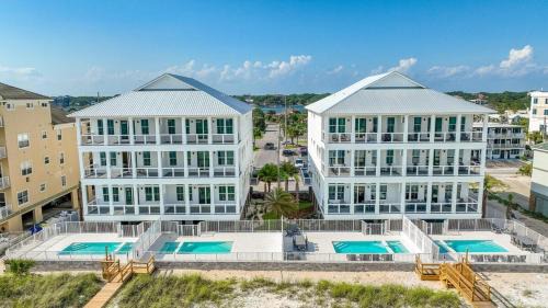 Fort Walton Beach House | Beach Front 8 BR 6 BA Pool & Hot Tub Pickleball Fun