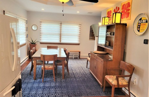 Calvert Beach-Long Beach House | Beach-Front Classic on the Chesapeake Bay