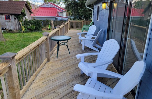 Issue House | Beach Glass Bungalow-Colonial Beach Private Beach/Dock -Water View