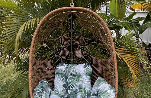 Waianae House | Beach House,2 minutes walking to the beach and Restaurant The Beach House by 604