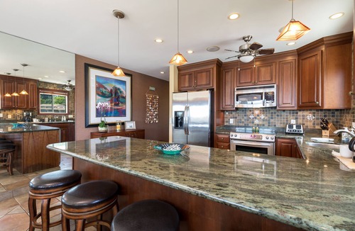 Kahana Condo | Beach/Ocean Front & Corner Unit Luxury -Bliss -Turtle Watching!