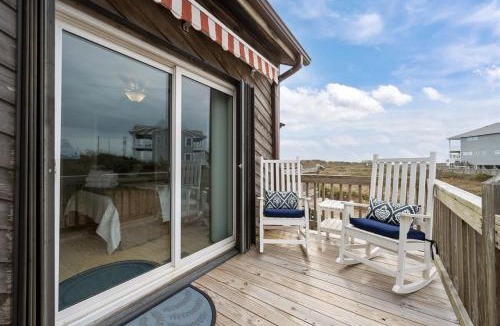 North Topsail Beach Apartment | Beach, Ocean & Sound Views at Villa de Mer