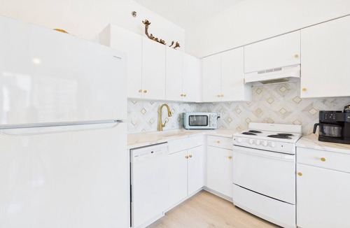 Panama City Beach Condo | Beachfront Bliss 1606-Gulf Views-Sleeps 4