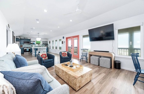 Cedar Lane House | Beachfront Bliss | 3BR, 2BA | Sleeps 8 | Sargent Beach