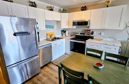 Sneads Ferry House | Beachfront Bungalow 125