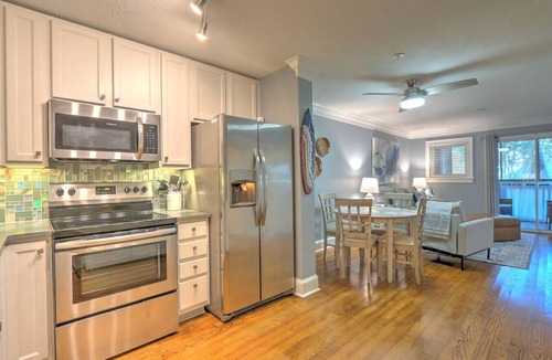 Palmetto Dunes Condo | Beachfront Complex - 3 pools & Tennis - King Bed