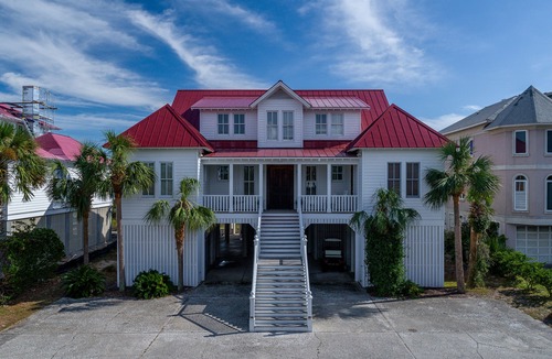 Isle of Palms House | Beachfront Charleston Lowcountry 6BR/4.5BA Glorious Views, Location, & Access +