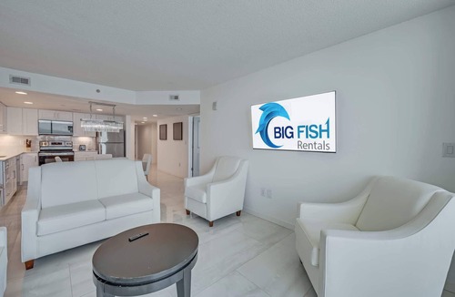 Downtown Myrtle Beach Condo | Beachfront condo with balcony & resort pools
