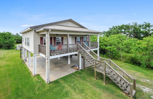 Waveland House | Beachfront cottage with pool perfect for families