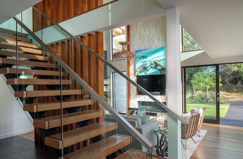 Puako House | BEACHFRONT HOME 2 acres, Pool, Tennis, Volleyball. Like your own private resort!