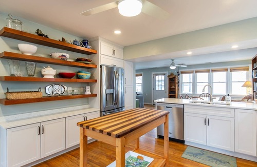 Annapolis Cottage | Beachfront Home Minutes to Downtown Annapolis w Parking & Dog-Friendly