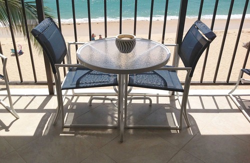 Makaha Condo | BEACHFRONT LEGAL PRINCESS CONDO-FREE PKG/WIFI-POOL, HOT TUB,TENNIS/PICKLE BALL 2