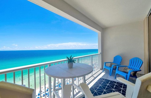 Long Beach Apartment | BeachFront-Majestic Beach Resort 1513