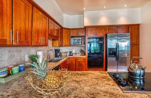 Makaha House | Beachfront Paradise! Enjoy surf & sunsets on beautiful uncrowded beach. Relax!