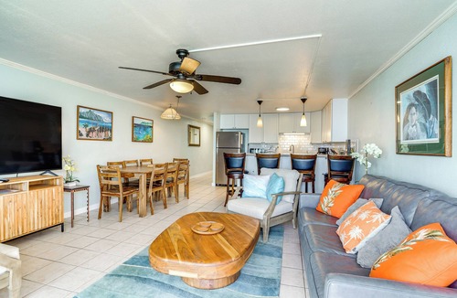 Punaluu Condo | Beachfront Penthouse w/3 Lanais on O’ahu!