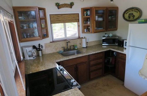 Waialua House | Beachfront private guest suite on the beautiful North Shore of Oahu