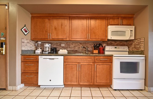 Kaanapali Condo | BEACHFRONT RESORT+OCEAN VIEW STUDIO A-317+CENTRAL A/C+FULLY EQUIPPED