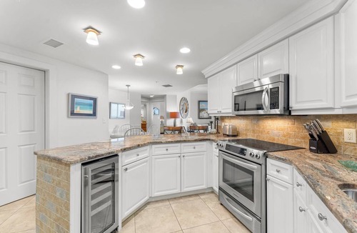 Sandestin Condo | Beachfront ~ Spacious Kitchen ~ Private Balcony