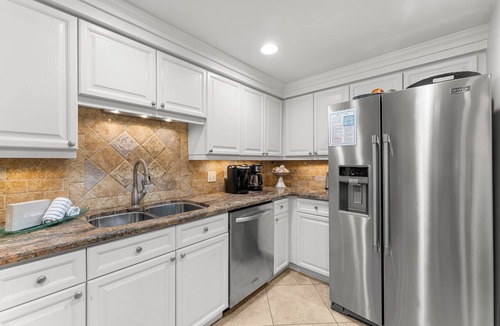 Sandestin Condo | Beachfront ~ Spacious Kitchen ~ Private Balcony