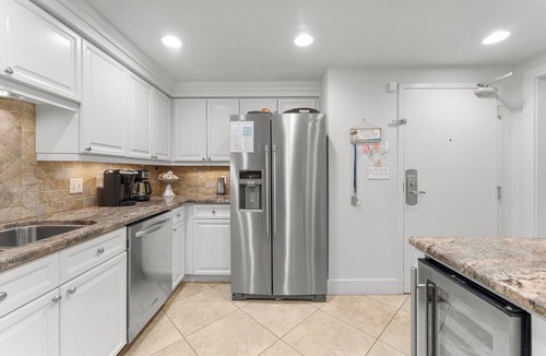 Sandestin Condo | Beachfront ~ Spacious Kitchen ~ Private Balcony