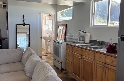 Haleiwa Apartment | Beachfront Studio in North Shore - Upper Unit