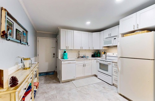 Palmetto Dunes Villa | Beachfront villa near golf with pool, hot tub, & balcony - snowbird-friendly