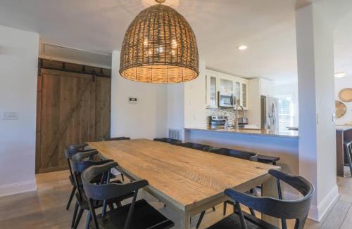 Isle of Palms House | Beachside Cottage