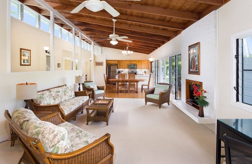 Kailua House | Beachside Kailua AC 3min to beach - DATES AVAIL! Min Stay 7 Nights-CONTACT HOST