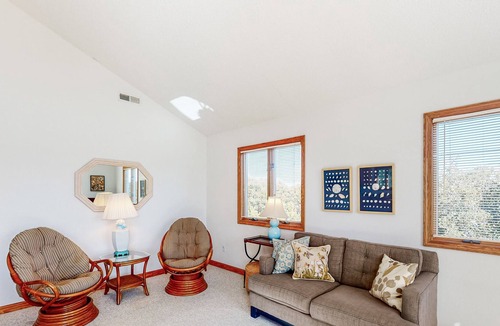 Southern Shores House | Beachside paradise with sundeck views & jetted tub - 365 yards to beach access