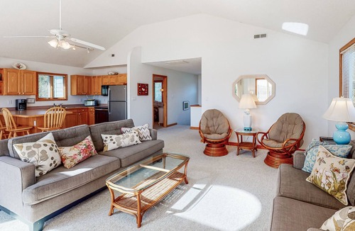 Southern Shores House | Beachside paradise with sundeck views & jetted tub - 365 yards to beach access