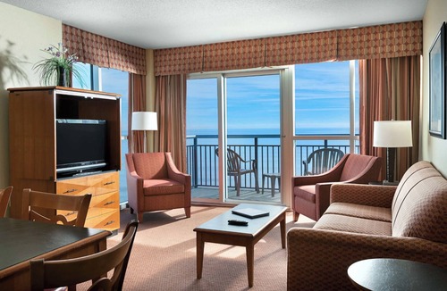 Myrtle Beach Hotel | Beachside Pool Escape | 0.3 mi to Second Avenue Pier | 3 Units
