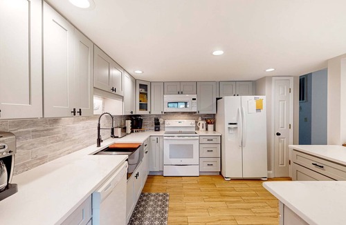 Shipyard Plantation Condo | Beachwalk at Shipyard Pool, Golf & Tennis Center Stroll 5 Minutes to Sand