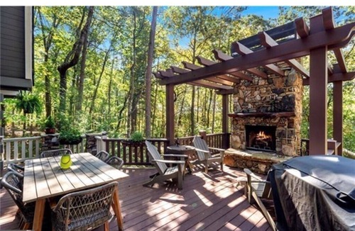 Big Canoe Cabin | Bear's Lair Cabin in beautiful Big Canoe, Georgia