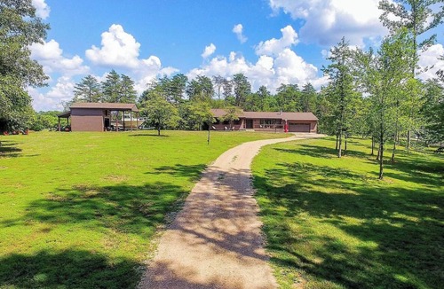 Bumpass House | Bear Tree Waterfront Retreat on Lake Anna - 2 Lvls. w/Sundeck Boathouse Gazebo