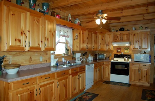Lake Lure Cabin | Beary Cozy Cabin in the woods