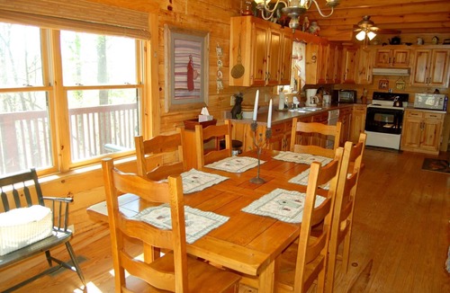 Lake Lure Cabin | Beary Cozy Cabin in the woods