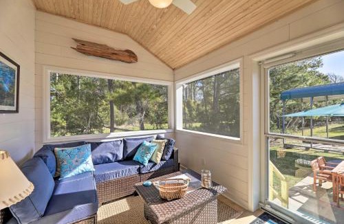 Morehead City House | Beaufort Pad w/Patio: 3 Blocks to Waterfront!