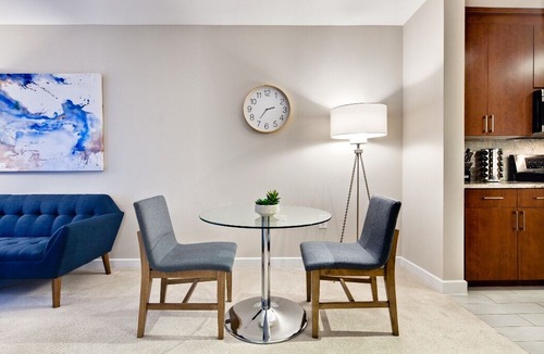 Old Town West Apartment | Beautiful 1 BR 4 Min to Metro with Free Parking