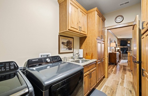 Banner Elk Condo | Beautiful 1 Level Condo with Grandfather and Sugar Mountain Views
