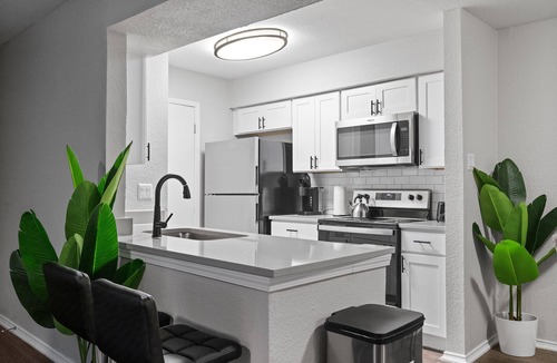 University Hills and Windsor Park Apartment | Beautiful 2BD/1BA in University Hills 11kb
