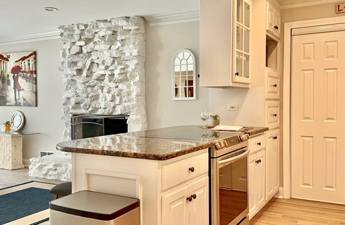 Sandy Springs House | Beautiful 2BR 1BA - Atlanta's Best Location & Amenities