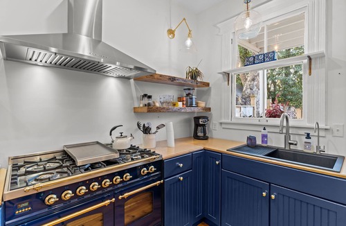 Wilmington Historic District House | Beautiful 3 Bed Historic Home in Downtown Wilmington, Private yard with firepit