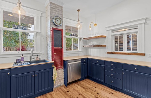 Wilmington Historic District House | Beautiful 3 Bed Historic Home in Downtown Wilmington, Private yard with firepit