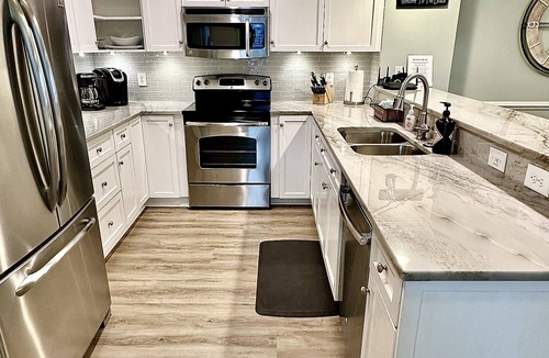 Isle of Palms Condo | Beautiful 3 Bedroom Oceanfront Condo. Walking Distance to Everything