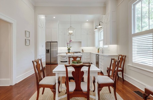 Athens House | Beautiful 3Bed, 3Bath 5 points home with short walk to UGA 🏈, ⚾️, 🎾 stadiums.