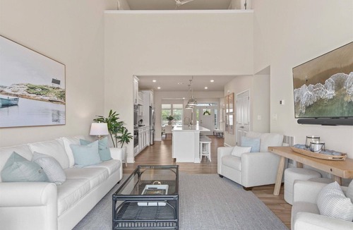 Long Neck House | Beautiful 4-bedroom townhome at the Peninsula!