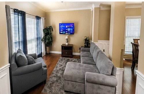 McDonough House | Beautiful 5BR Home Sleeps 12- Near Atlanta