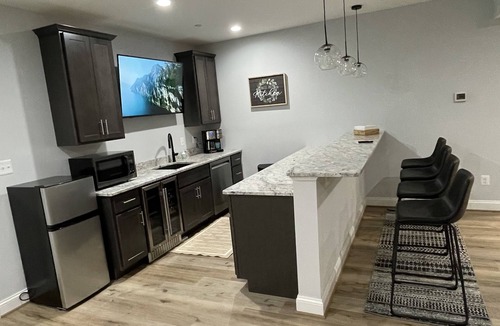 Cape Saint Claire Apartment | Beautiful Annapolis 3 Bedroom Basement Apartment, Super Clean, Super Spacious !